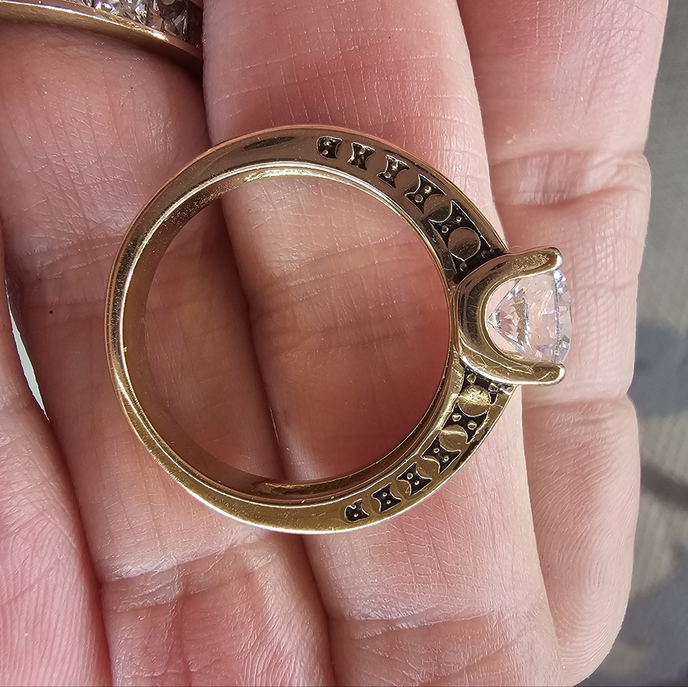 Solitaire Ring - Picture 2 of 6